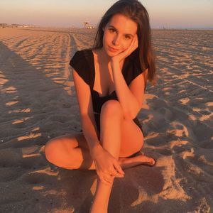 Meet your Posher, Chloe